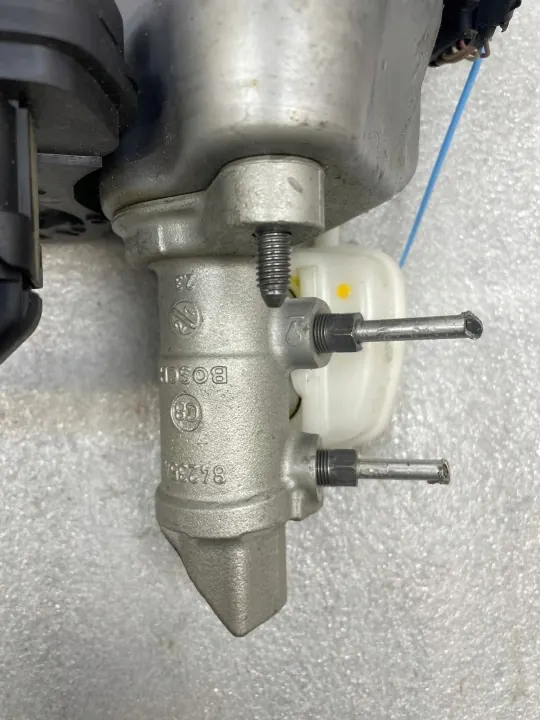 Pompe de servofrein OEM 472101985R pour Renault Austral image 3