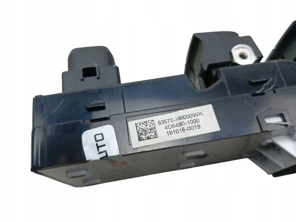 KIA STONIC Raam Bedieningspaneel 93570-H8000 image 4