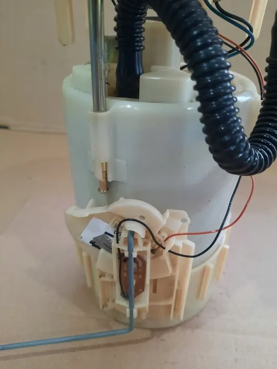 Brandstofpomp Renault Megane II 2.0 16V 1.9 DCI 8200029163 image 2