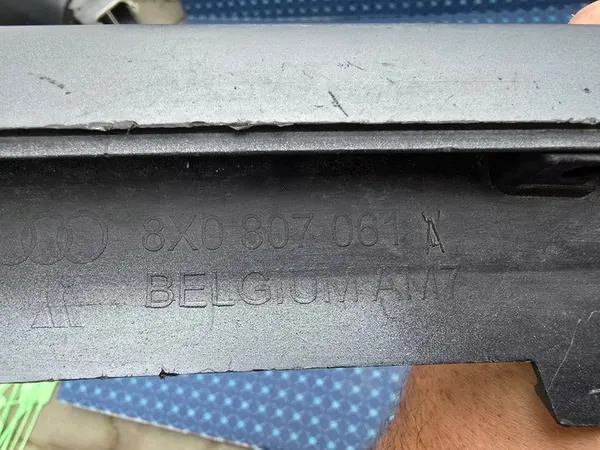 Cubierta de Rejilla de Parachoques Delantero Audi A1 image 9