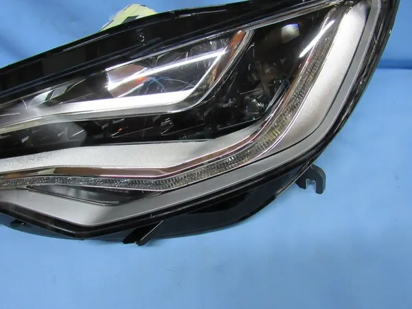 Linkes Audi A6 C7 4G0 Full LED Licht image 5