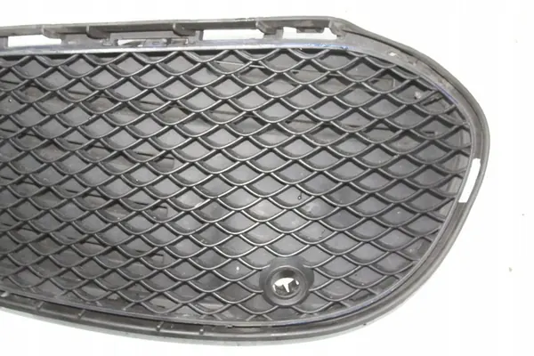 Mercedes-Benz C W205 2018 Tapas de Parrilla AMG image 3