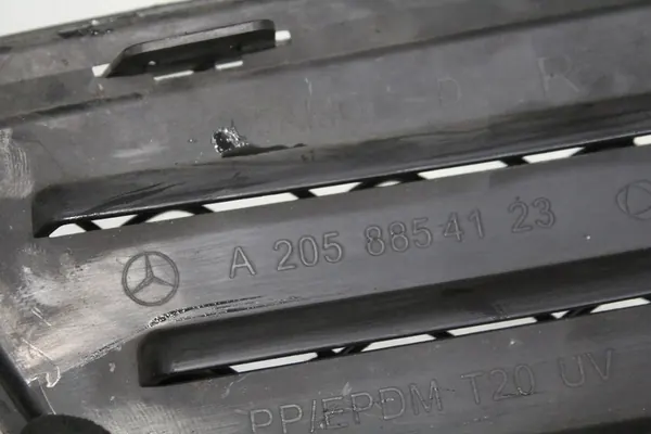 Mercedes-Benz C W205 2018 Tapas de Parrilla AMG image 7