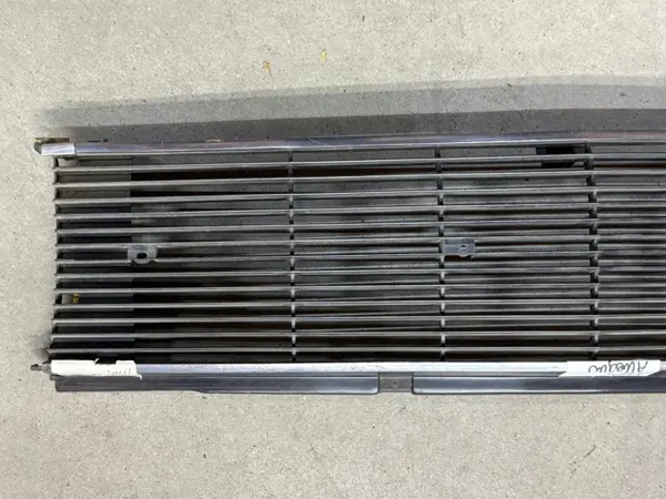 Stoßfängergrill OEM 823853653 - Gebrauchtes Audi OE Teil image 3