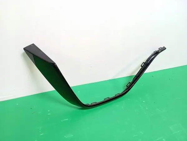 OEM 4K8807732 Bakre Stötfångarstrimma Höger Audi RS7/RS6 C8 image 2