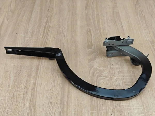 Bisagra Maletero Izquierda Trasera OEM 7366397 BMW G30 LCI image 4