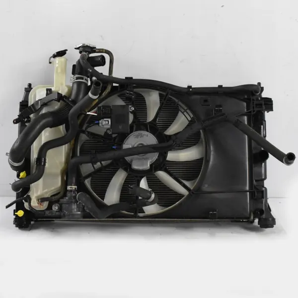 OEM 16400K0050 Waterradiator & Ventilator Set Yaris IV image 3
