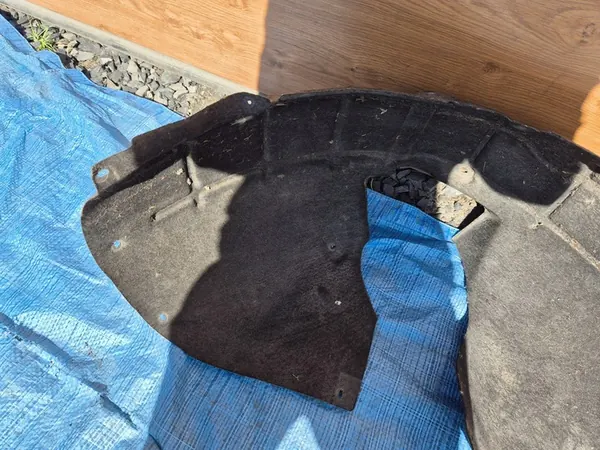 SKODA OCTAVIA II 1Z 04- Etuvasen Lokasuoja 1Z0809957C image 2