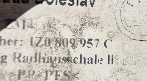 SKODA OCTAVIA II 1Z 04- Etuvasen Lokasuoja 1Z0809957C image 8