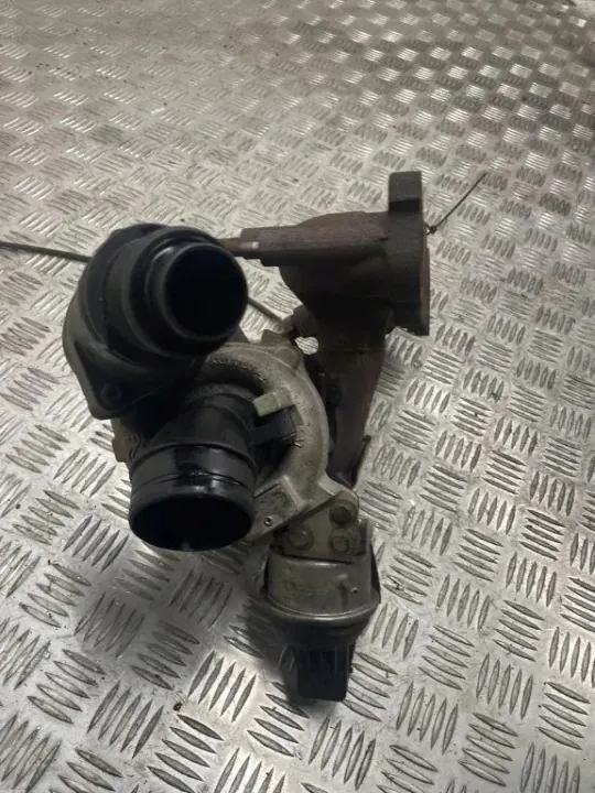 Turbo usado OEM 03L253010 para VW Passat B7 image 4