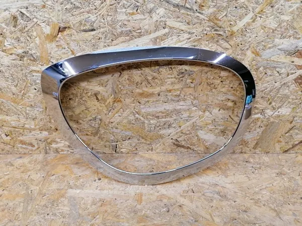 OEM KMR798 7388118 Moldura Cromada Farol Direito image 2