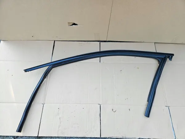 Junta da porta dianteira esquerda OEM 8W0837431 para Audi A4 8W B9 image 2