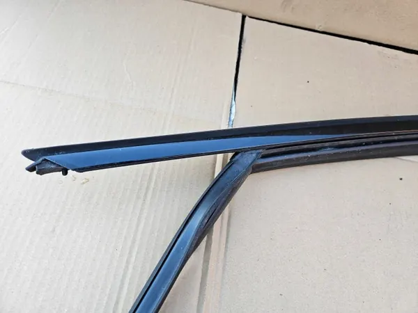 Junta da porta dianteira esquerda OEM 8W0837431 para Audi A4 8W B9 image 3