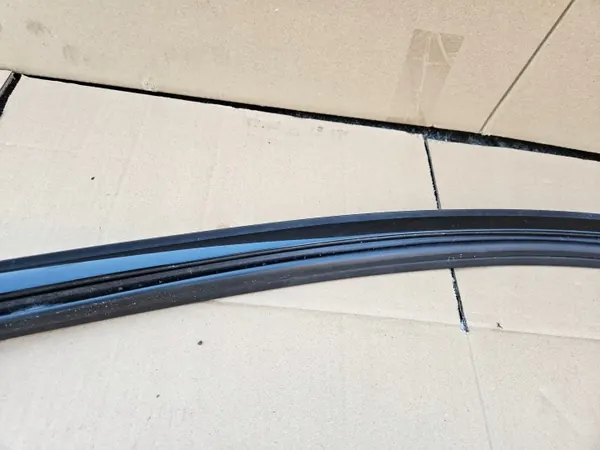 Junta da porta dianteira esquerda OEM 8W0837431 para Audi A4 8W B9 image 4