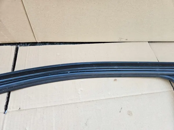 Junta da porta dianteira esquerda OEM 8W0837431 para Audi A4 8W B9 image 5