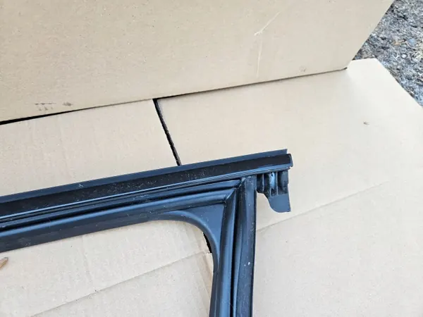 Junta da porta dianteira esquerda OEM 8W0837431 para Audi A4 8W B9 image 6