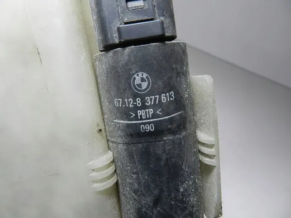 BMW E46 Ruitensproeiervat image 10