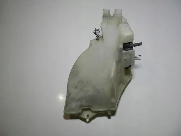 BMW E46 Ruitensproeiervat image 7