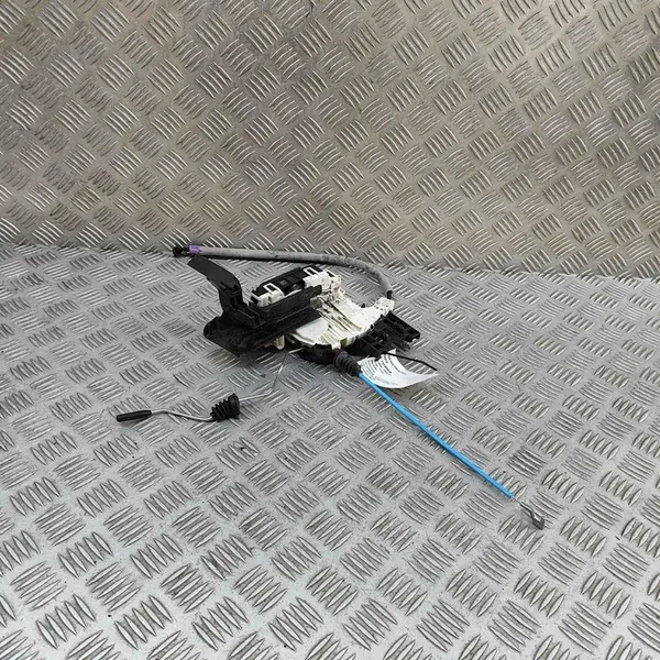 Vänster framdörrslås MERCEDES-BENZ M (W166) A1667200135 image 4