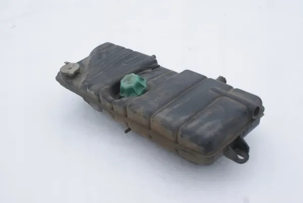 Réservoir d'expansion OEM 674 500 00 49 - Utilisé image 3