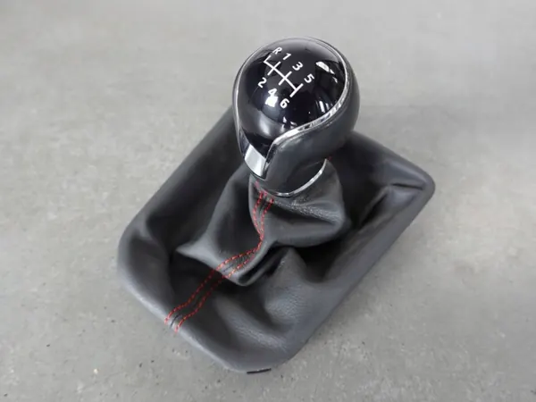 SEAT IBIZA V FR ARONA Fole Alavanca 6 Vel. Linha Vermelha OEM 6F0711113N image 2