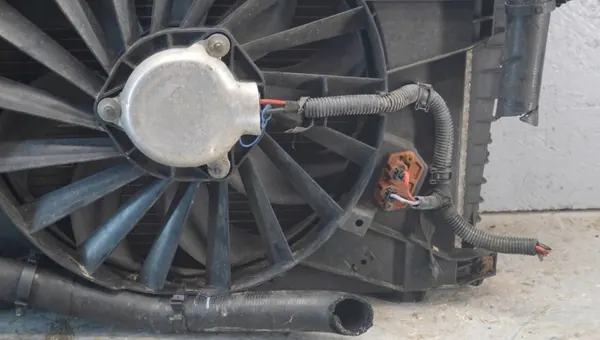 Alfa Romeo Ventilator OEM JKM23578 voor 159 1.9 JTD image 5