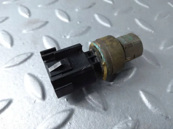 Capteur Pression Carburant Cadillac XTS OEM 13579380 image 4