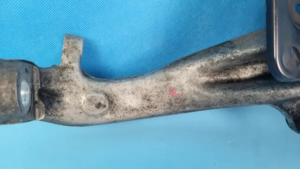 Mangueta Delantera Derecha Mercedes W206 C220 OEM R2060200 image 5