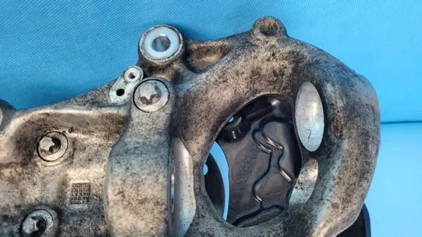 Mangueta Delantera Derecha Mercedes W206 C220 OEM R2060200 image 9
