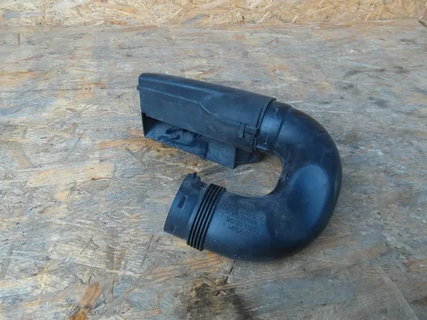 AUDI A3 8P 1.6 TDI Ilmansuodatin 1K0805962A image 2