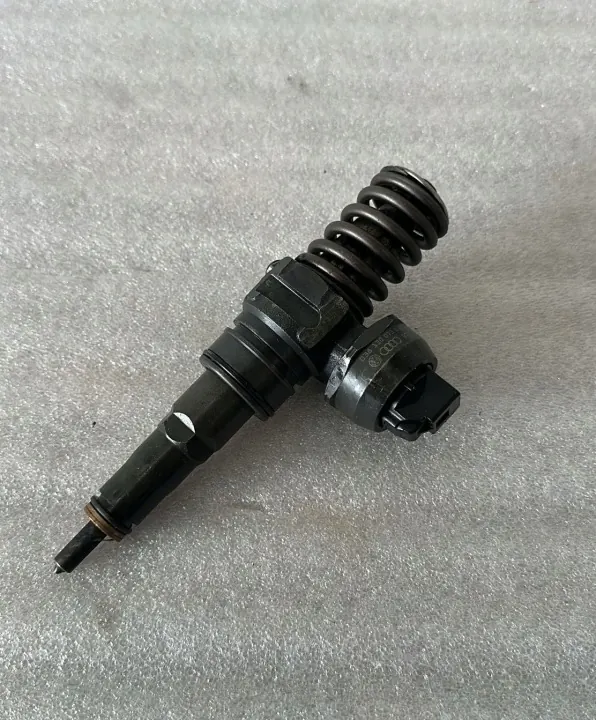 Inyector OEM 038130073BJ para 2.0 TDI image 2