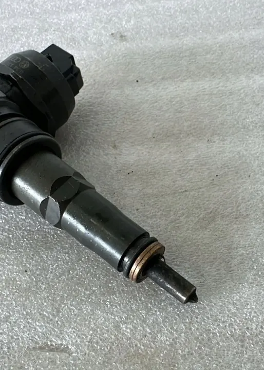 Inyector OEM 038130073BJ para 2.0 TDI image 3