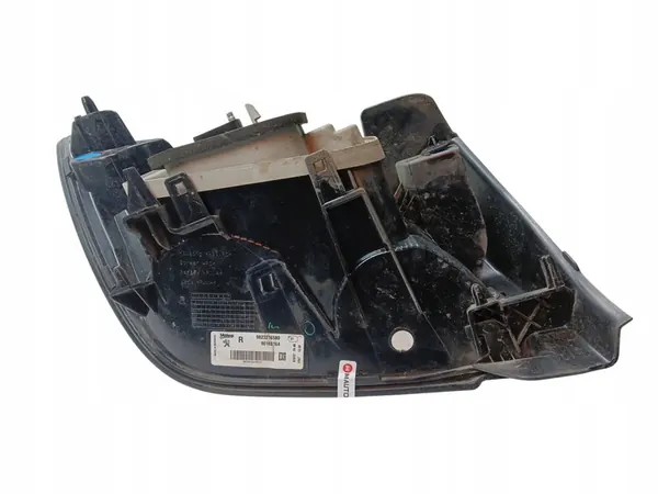 Lámpara Trasera Derecha Peugeot e-208 II (2019-2024) HB 5D 9823216580 image 3