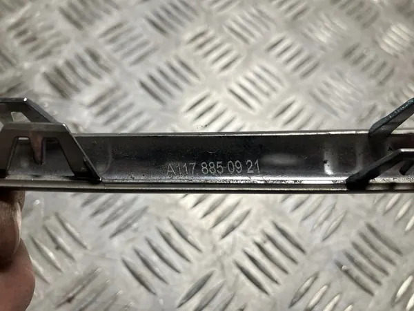 Moldura de Parrilla Cromada Izquierda Mercedes CLA W117 image 3