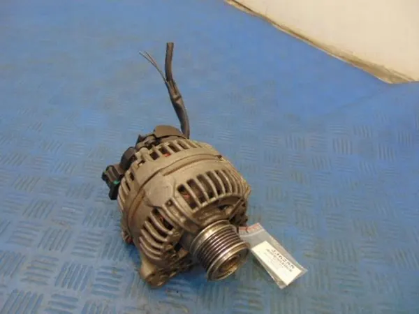 VOLKSWAGEN GOLF IV 1.9TDI Vaihtovirtageneraattori 038903024F image 3