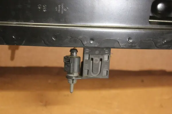 Etupuskuri VW Touran III 5TA807109K image 3