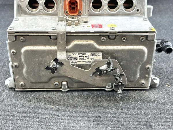 Spänningsomvandlare VW Golf VII OEM 5QE907070J image 3