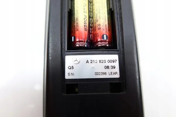 Moniteur Multimédia Mercedes OEM 2128200097 pour W164 ML image 7