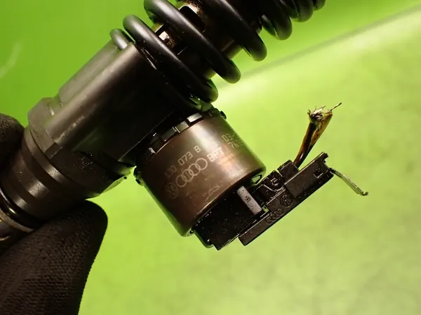 Pompowtryskiwacz AUDI A3 2.0 TDI 2003 image 7