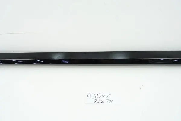 Audi OE 4K9854867 Tapeta de Umbral Usada image 3