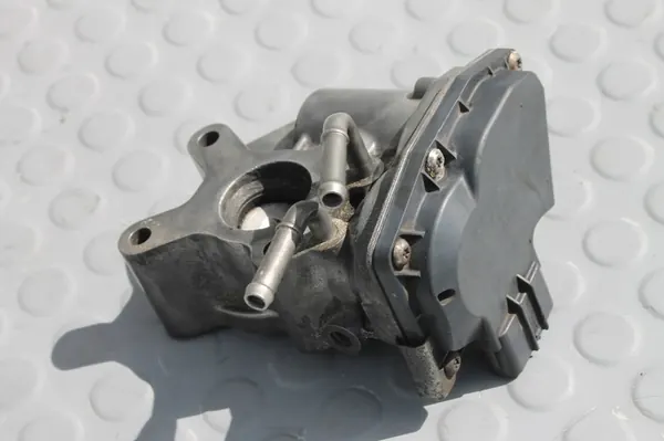 EGR Venttiili Kaasu Nissan Navara III D40 2.5 DCI image 2