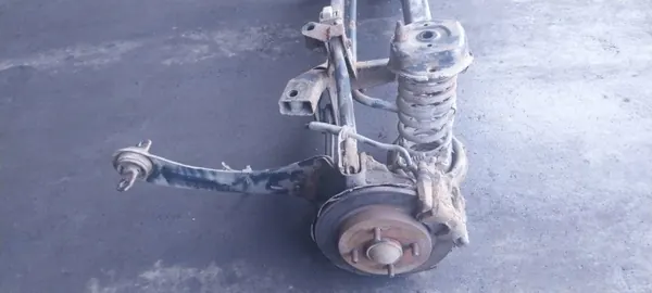 OEM KOMPLETNE ZAWIESZENIE BELKA SANKI TYŁ FORD FOCUS MK1 KOMBI image 4