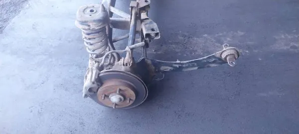 OEM KOMPLETNE ZAWIESZENIE BELKA SANKI TYŁ FORD FOCUS MK1 KOMBI image 5