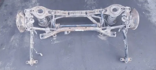 OEM KOMPLETNE ZAWIESZENIE BELKA SANKI TYŁ FORD FOCUS MK1 KOMBI image 6
