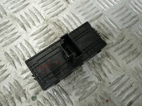 VW Touareg Fensterheber Chrome OEM 3G0959857C image 3