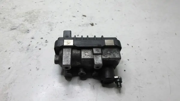 OEM 6NW008412 Turbosäätölaite Audi A8 S8 D3 image 2
