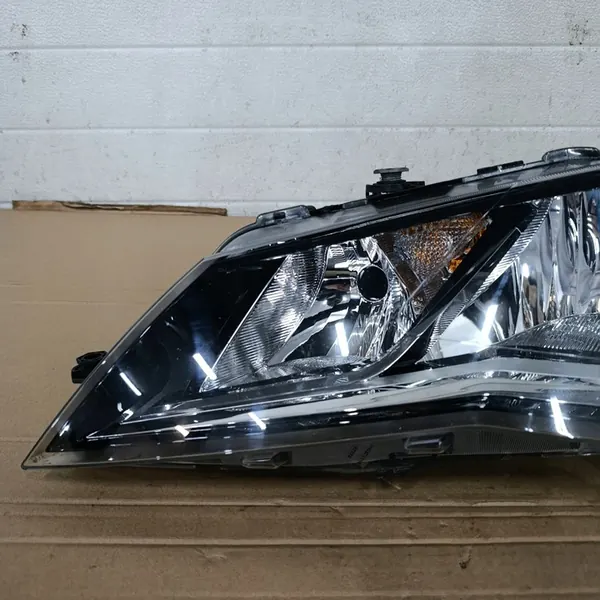 Farol Esquerdo SEAT LEON III 5F1941005B image 2