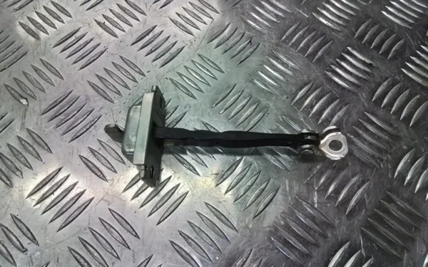 Toyota Yaris Cross etuoven pysäytin OEM Wrakowisko-5503- image 3