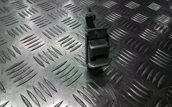 Toyota Yaris Cross etuoven pysäytin OEM Wrakowisko-5503- image 4