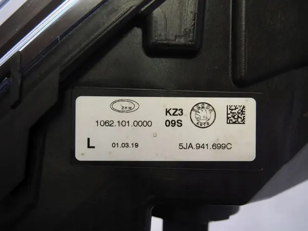 Farol esquerdo Skoda Rapid 2012 5JA941699C image 4